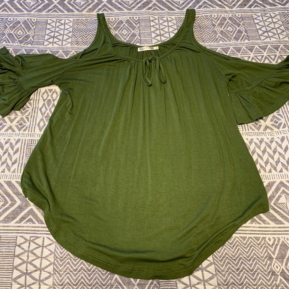 Cold shoulder top